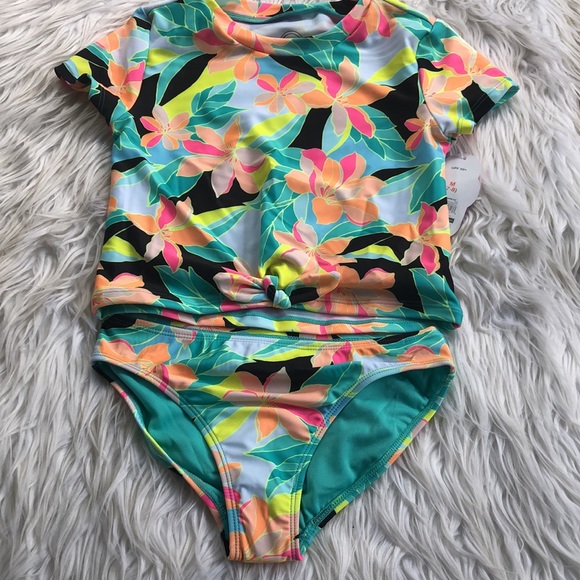 Girls Rashguard/swimming suit set - Picture 2 of 7